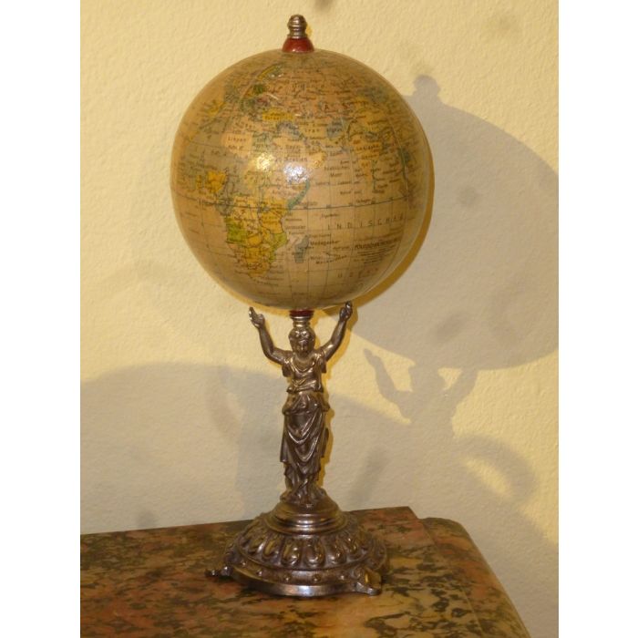 Kleiner ausgefallener Globus 1900
