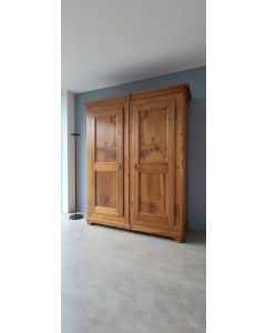 Biedermeierschrank Kirschbaumholz um 1820