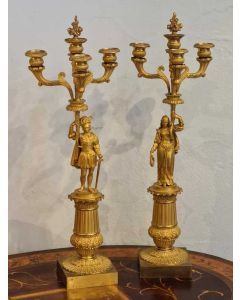 Ein Paar Kerzenständer der Spitzenklasse, Directoire um 1790, vergoldet