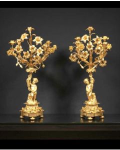Prächtiges Paar Kerzenleuchter, Bronze vergoldet