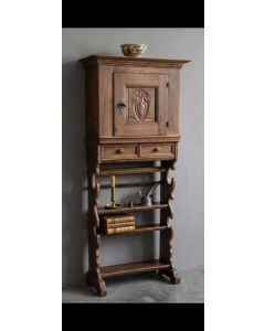 Barock Regal Gänterli in Nussbaumholz um 1750 gefertigt