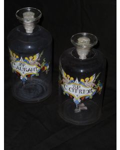 Zwei Apothekerflaschen um 1780