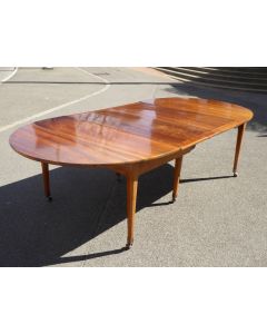 Tisch der Extraklasse! Ausziehbar bis 4.65m, Biedermeier Nussbaumholz um 1820