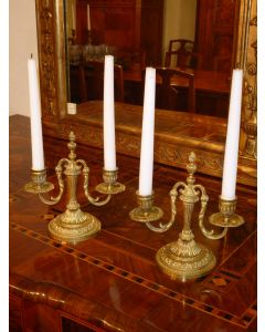 Ein Paar zweiflammen Kerzenständer Bronze Vergoldet um 1820