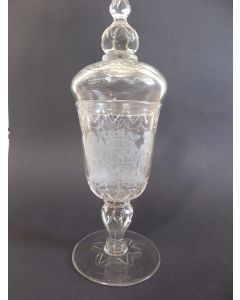 Aus Patrizierbesitz, Glaspokal um 1800, mit exklusivem Schliff