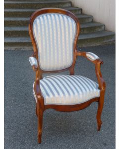 Ein Paar Louis Philippe Fauteuils, Nussbaumholz um 1840